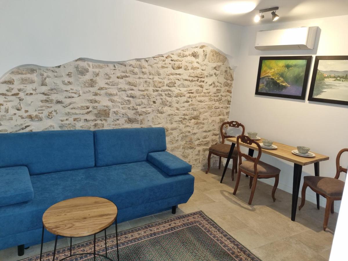 Apartmani Ulika 巴莱 外观 照片